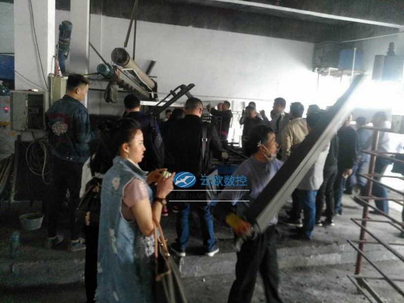 业内友人参观考察杭州云欧数控