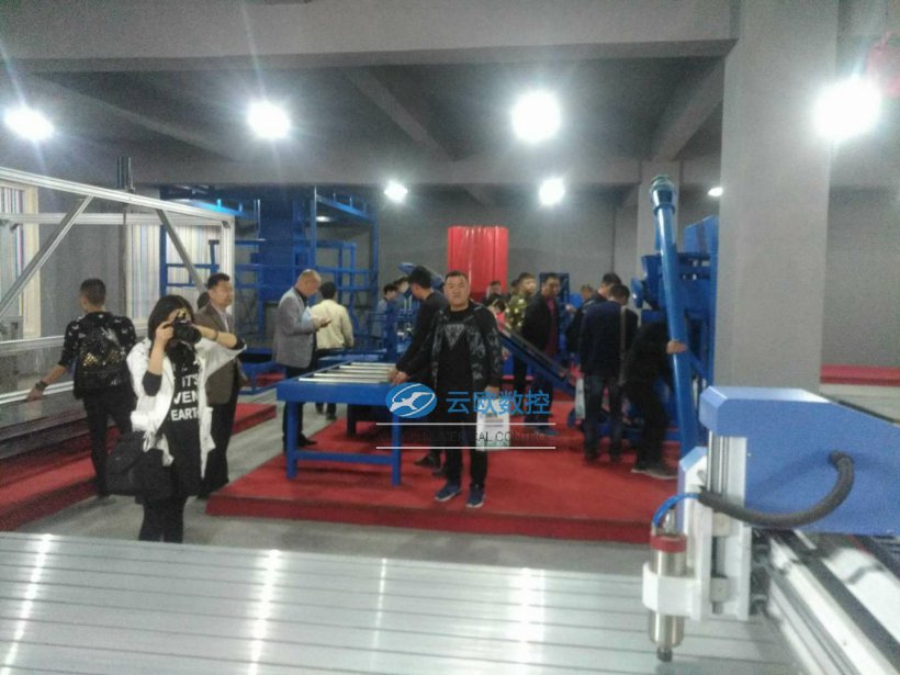 业内友人参观考察杭州云欧数控